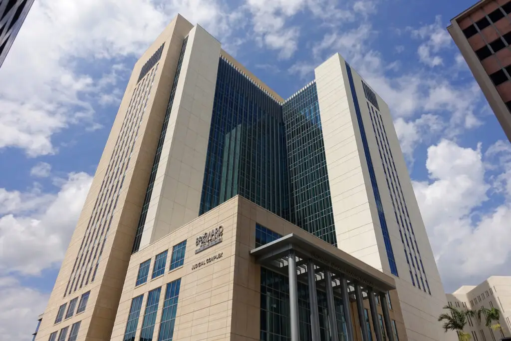Broward County Courthouse in Fort Lauderdale, home of the best criminal lawyers defending felony and misdemeanor charges in Florida